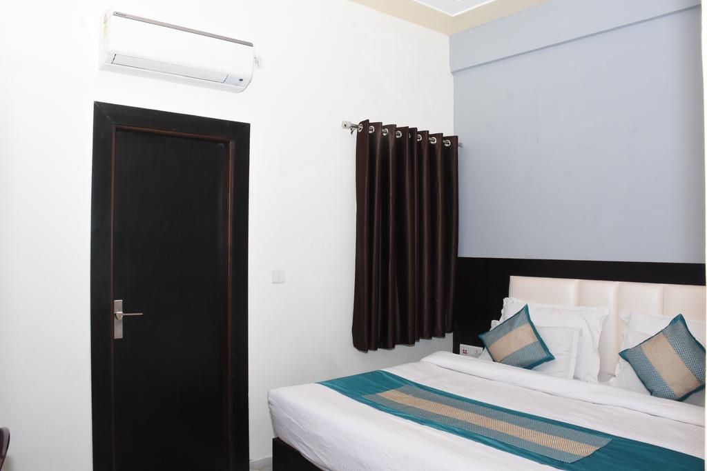 โอโย 6072 อาราธยา เรซิเดนซี Hotel อัครา ภายนอก รูปภาพ
