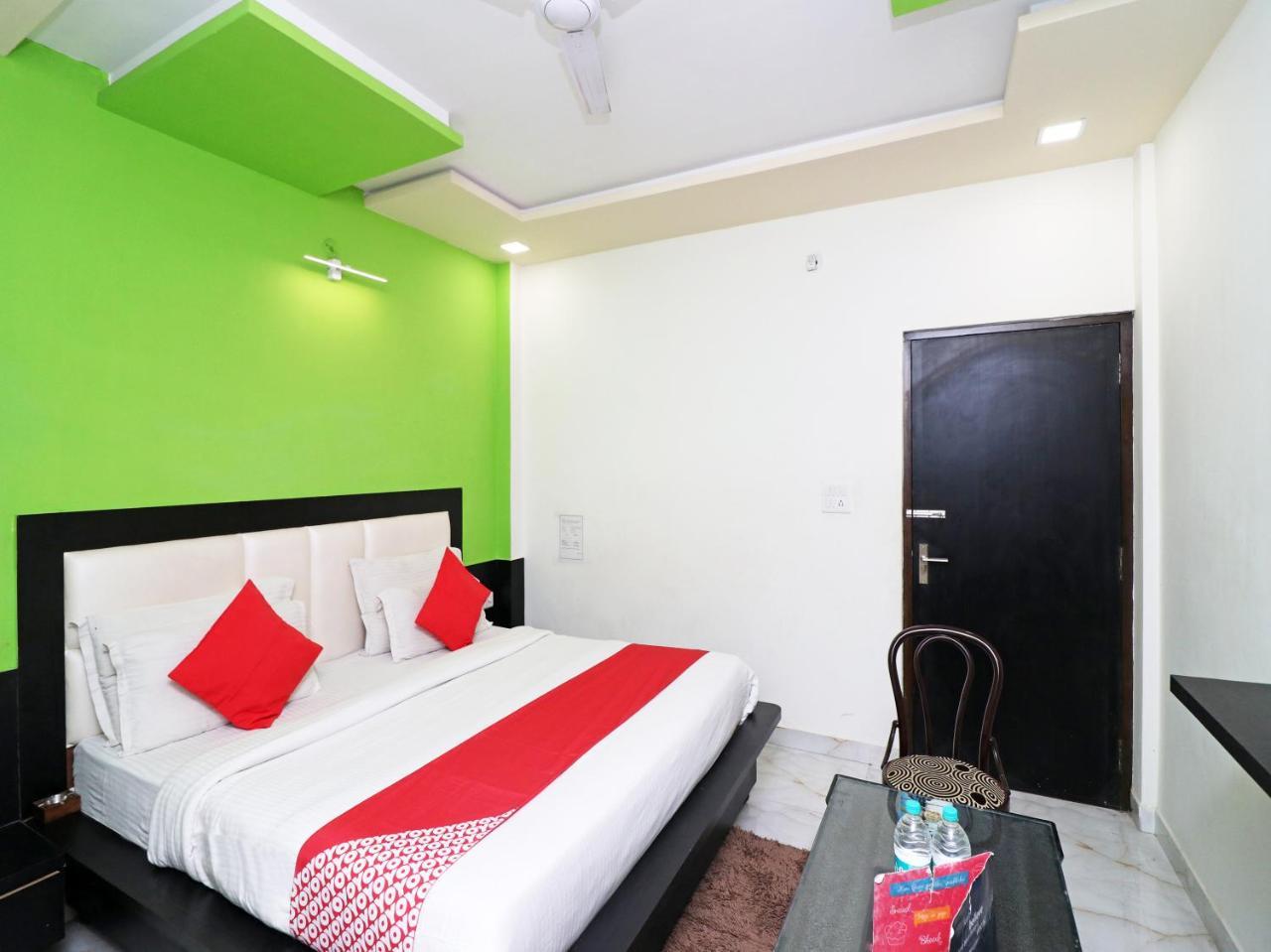 โอโย 6072 อาราธยา เรซิเดนซี Hotel อัครา ภายนอก รูปภาพ