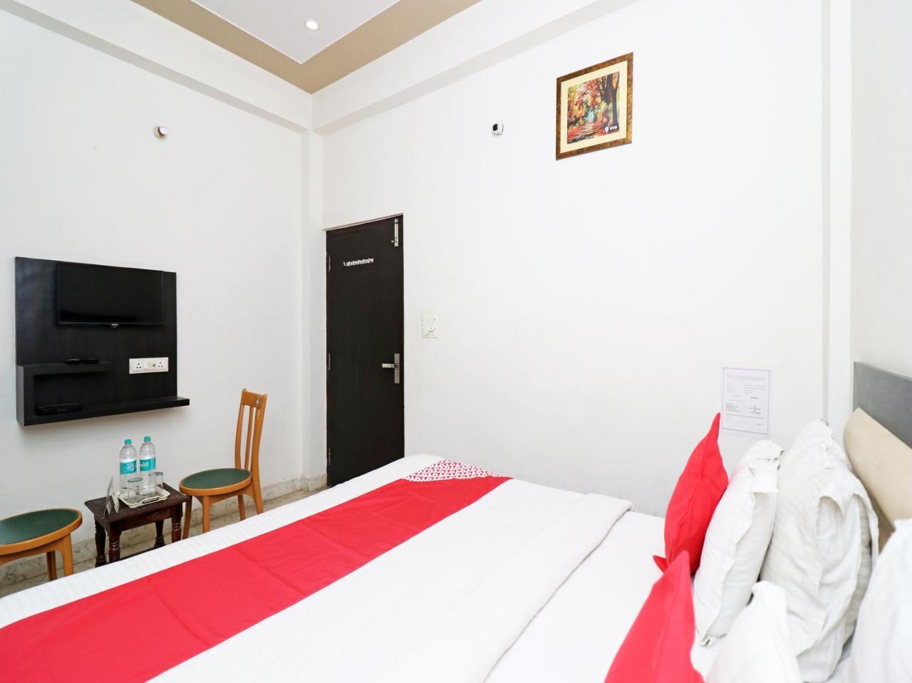 โอโย 6072 อาราธยา เรซิเดนซี Hotel อัครา ภายนอก รูปภาพ