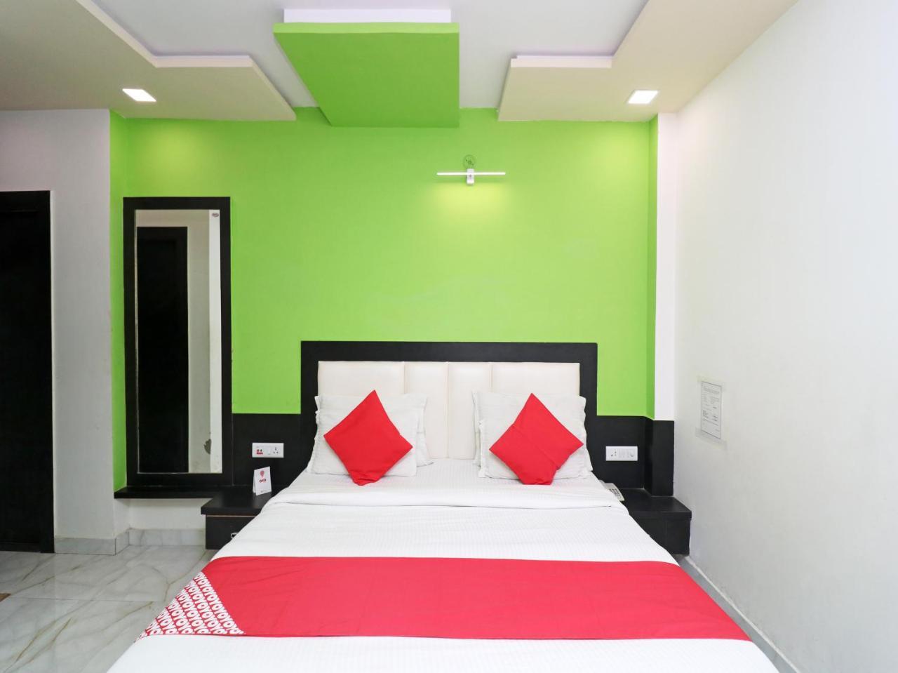 โอโย 6072 อาราธยา เรซิเดนซี Hotel อัครา ภายนอก รูปภาพ