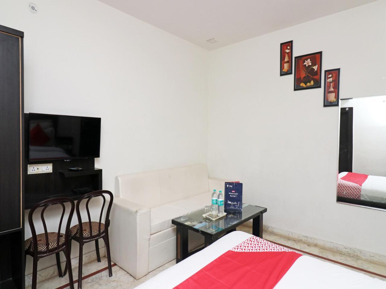 โอโย 6072 อาราธยา เรซิเดนซี Hotel อัครา ภายนอก รูปภาพ
