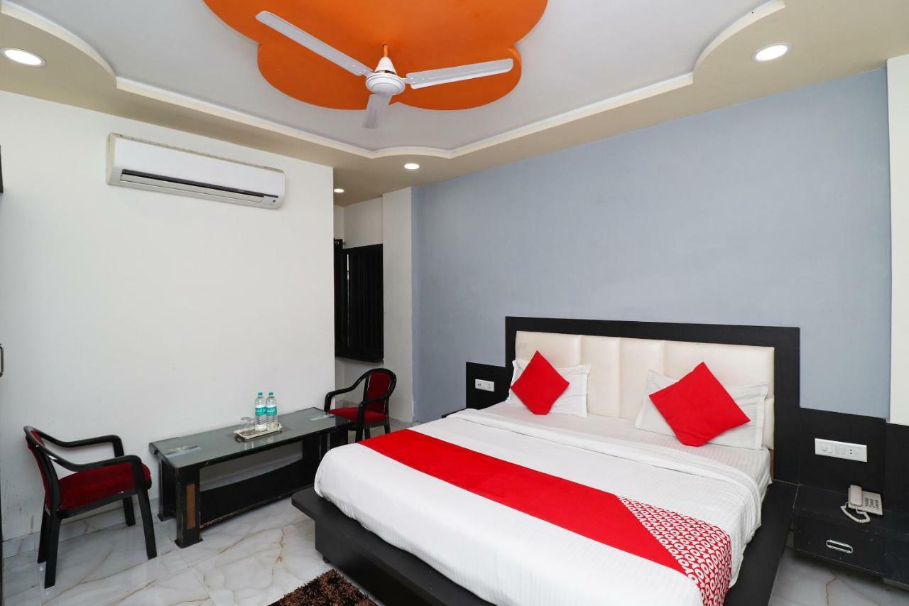โอโย 6072 อาราธยา เรซิเดนซี Hotel อัครา ภายนอก รูปภาพ