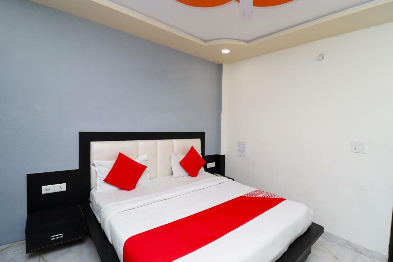 โอโย 6072 อาราธยา เรซิเดนซี Hotel อัครา ภายนอก รูปภาพ