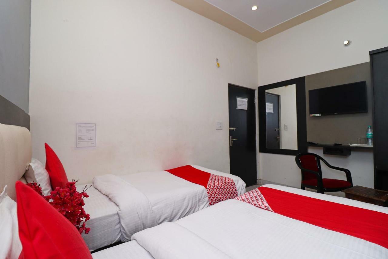 โอโย 6072 อาราธยา เรซิเดนซี Hotel อัครา ภายนอก รูปภาพ
