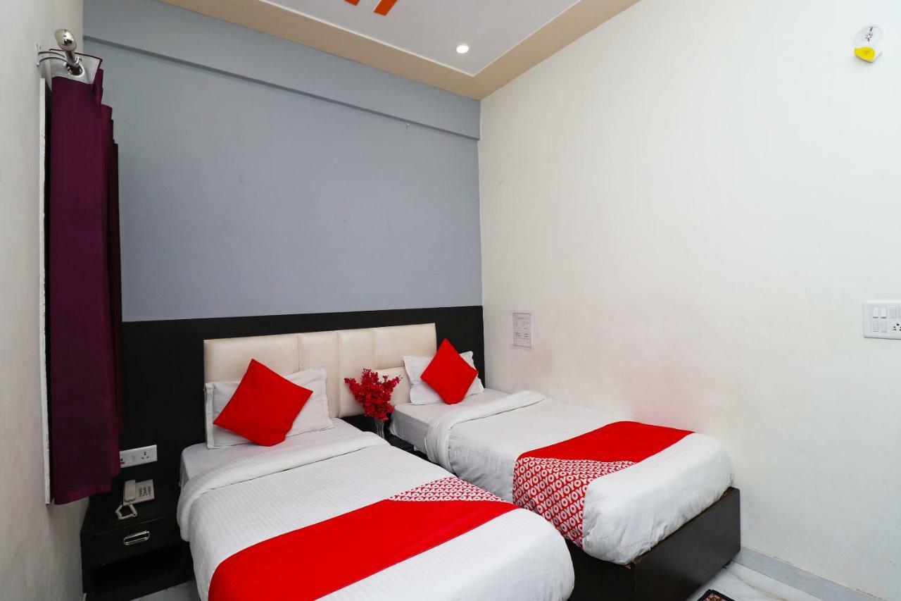 โอโย 6072 อาราธยา เรซิเดนซี Hotel อัครา ภายนอก รูปภาพ