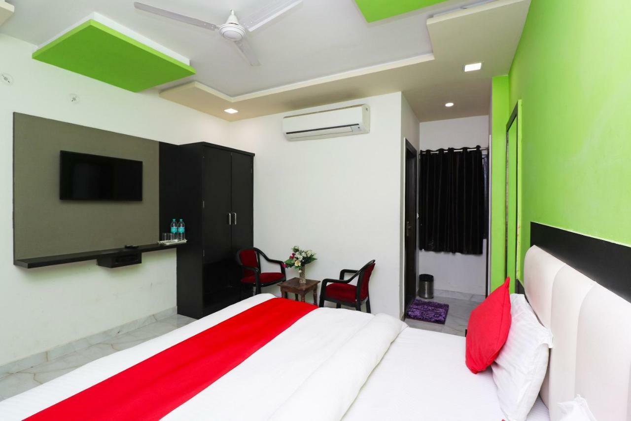 โอโย 6072 อาราธยา เรซิเดนซี Hotel อัครา ภายนอก รูปภาพ