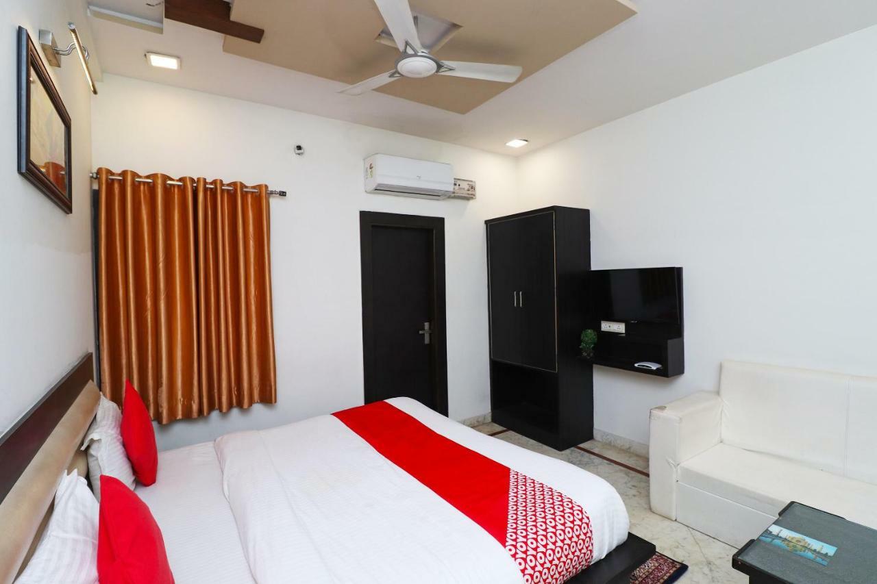 โอโย 6072 อาราธยา เรซิเดนซี Hotel อัครา ภายนอก รูปภาพ