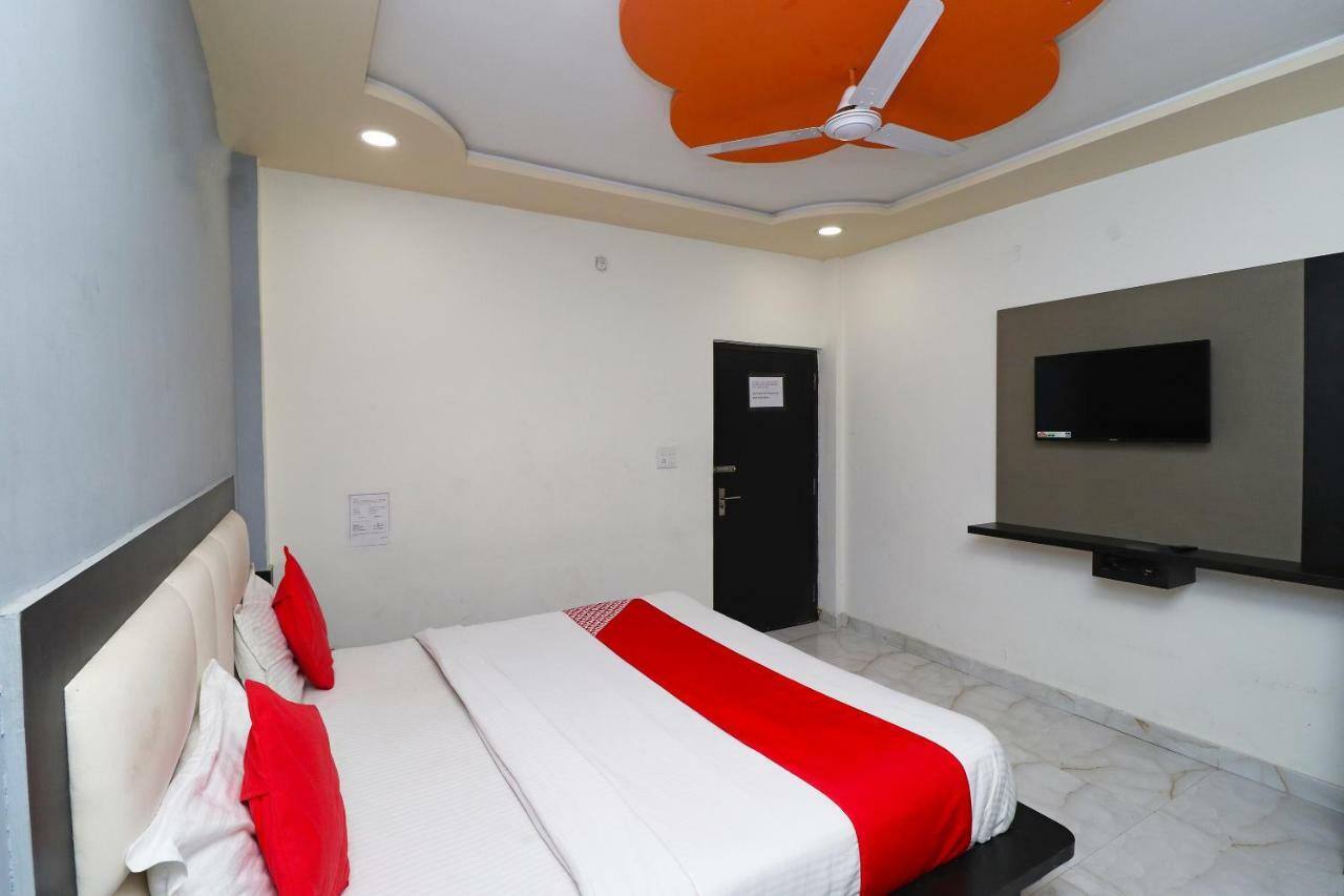 โอโย 6072 อาราธยา เรซิเดนซี Hotel อัครา ภายนอก รูปภาพ