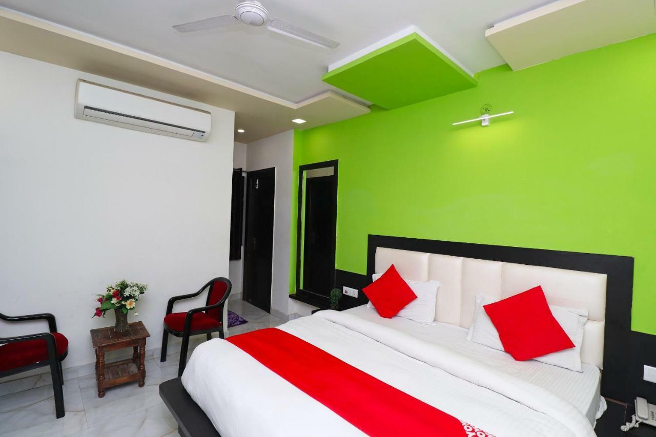 โอโย 6072 อาราธยา เรซิเดนซี Hotel อัครา ภายนอก รูปภาพ